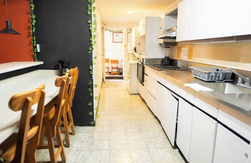 Laureles - Estadio House | Africa house-Casa Hotel Laureles-La70