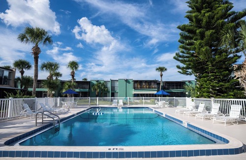 Ormond Beach Condo | After Dune Delight! 2 Bdr, 3 pools at almost private beach