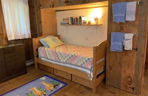 Harbor Springs Cabin | Agamiing Minwendam - Lake Michigan Cottage in Natural Setting