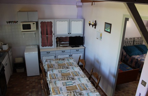 Le Perrier House | Agapanthe: Beautiful quiet residence relaxing neighborhood near the sea