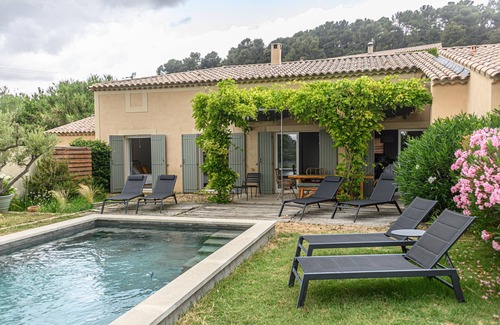 Vaugines Villa | Agréable Maison Contemporaine Avec Piscine