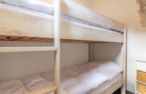 Luz-Saint-Sauveur Apartment | Agréable T2 Cabine avec Piscine, Balcon et WiFi à Luz-Saint-Sauveur - FR-1-402-116