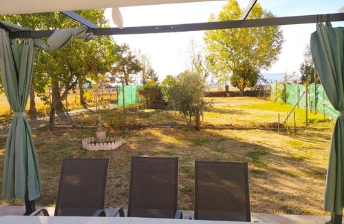 San Cristobal de Segovia House | Agradable casa con jardín: Casasola
