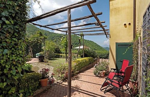Fisciano Apartment | Agriturismo 'Quadruple Room with Garden View' with Mountain View and Air Conditioning