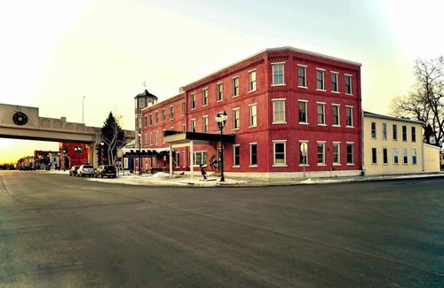 Wabasha Hotel | AH #24 · AH #24 Full w/Shower