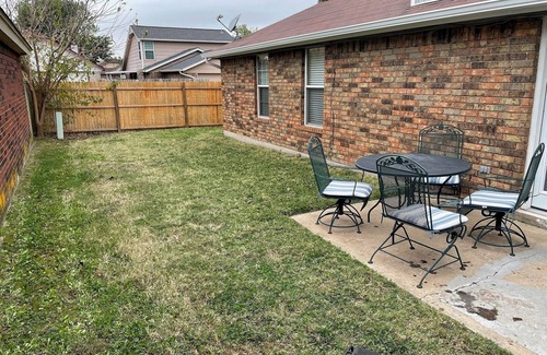 Wheatland House | Aimee's Retreat on Robinson! Convenient to University of OK in Norman!