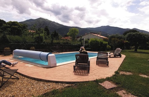 Laroque-des-Alberes House | Air-conditioned gîte with shared pool near Argelès sur Mer