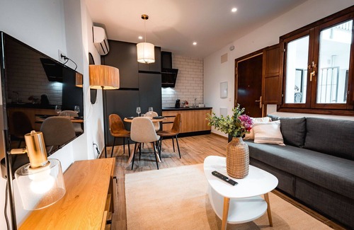 Cella Apartment | Air-conditioned apartment with wifi - QH Mirador San Cristobal 02