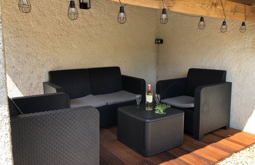 Frontignan House | Air-conditioned cabana with Mediterranean garden 9 minutes from the sea