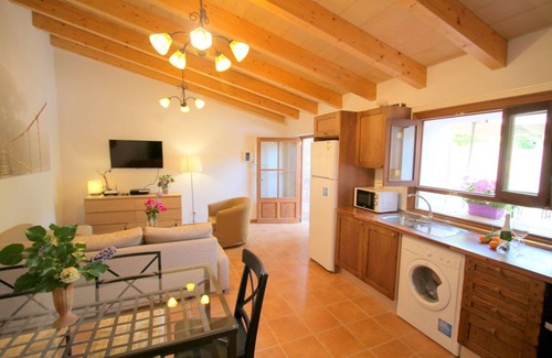 Soller House | Air-Conditioned Holiday Home with Pool, Terrace, Mountain View & Wi-Fi