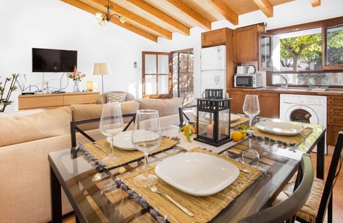Soller House | Air-Conditioned Holiday Home with Pool, Terrace, Mountain View & Wi-Fi