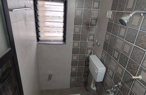 Uddar Apartment | Air-conditioned suite 2 bed and living with gallery