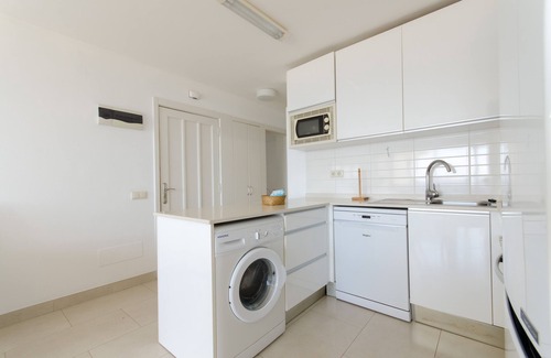 San Agustin Apartment | Air-conditioned two bedroom Beachfront apartment