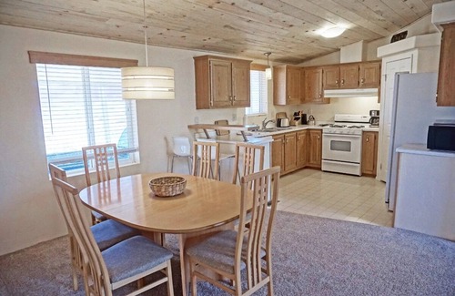Ticaboo House | Air Conditioning, Close to Lake Powell & Bullfrog Marina, OHV Trails near home