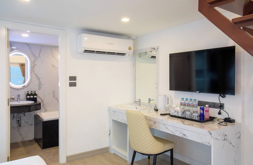 Samsen Nok Hotel | Airbus Hotel At Phawana Station