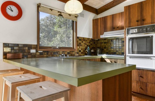 Aireys Inlet House | Airey's 15 - Walk To The Beach & Cafe's, Pet FrIendly.