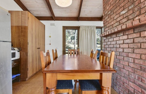 Aireys Inlet House | Airey's 15 - Walk To The Beach & Cafe's, Pet FrIendly.