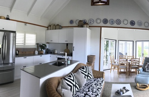 Pauanui House | Airfield property that has a beach vista, enjoy the sunny north-facing bbq area
