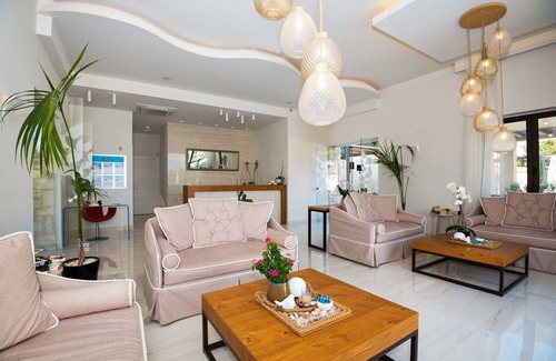 Chania Apartment | Airis Boutique Hotel & Suites is ideal for couples and friends