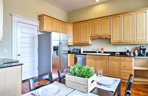 Springfield Apartment | Airy apartment in historic Springfield