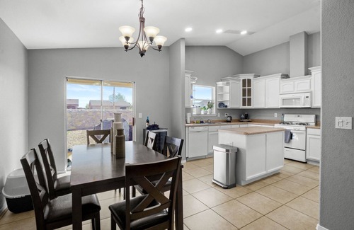 Biggs Field House | Airy, Open-Concept Home. Pet-Friendly!