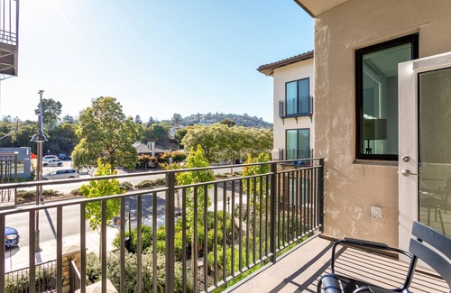 San Carlos Apartment | Airy San Carlos 2BR w/Rooftop Lounge, near Silicon Valley, by Blueground