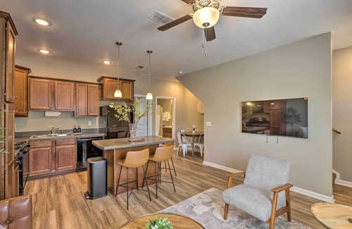 Tallahassee Condo | Airy Tallahassee Condo ~ 5 Mi to Downtown!