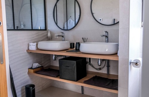 Saint Laurent de la Pree House | Aix Keys