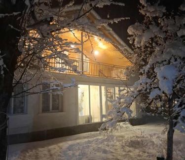 Ambrolauri House | Akidoni