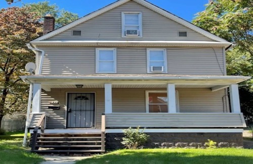 Akron House | Akron University / Summa Akron City Hospital Area Home