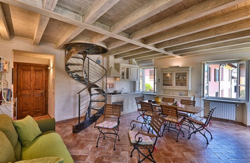 Bogliaco Apartment | Al Porto Vecchio by Theater Home - with parking space and marvellous lake view