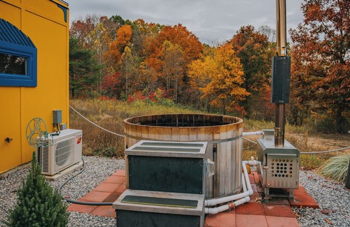 Creola House | Aladdin Inspired Fairytale Cabin Hot Tub 3 miles from Hocking Hills State Park