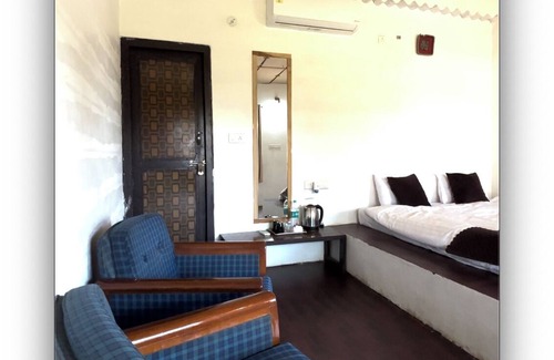 Sariska Hotel | Alampat Nest