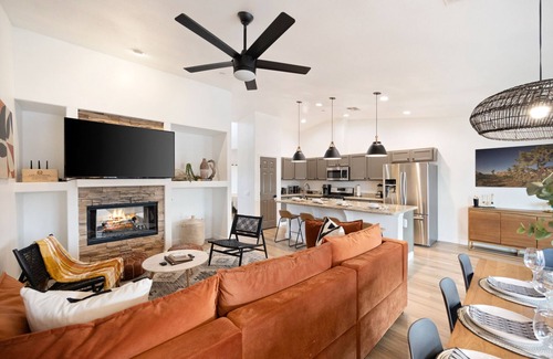Joshua Tree House | π΅π Alana House - Pool, Hot Tub, BBQ, Fire Pit + Walk to Hikes! ππ΅