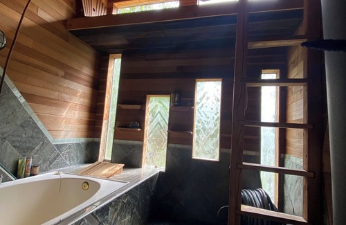 Sutton-Alpine Cottage | Alaskan tiny-home with sauna and WiFi