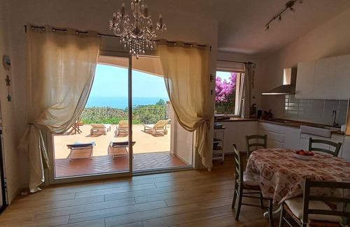 Capoliveri House | Alba in straccoligno renovated semi-detached house large garden 6 places let