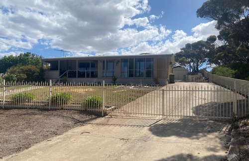 Port Vincent House | Alba - Stunning sea views, Free WiFi! Off peak special!