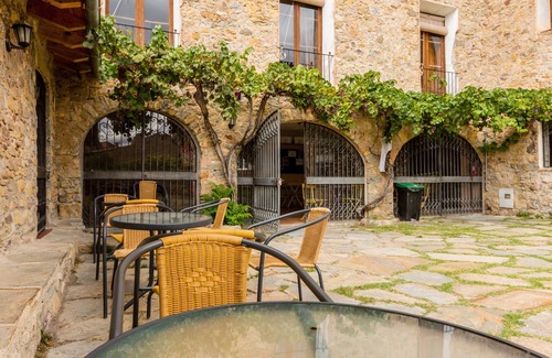 Salas de Pallars Apartment | Alberg La Solana - 11 - Double Room With Two Single Beds (2 Guests)