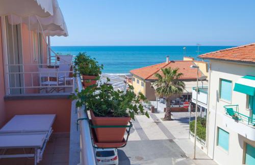 Marina di Cecina Hotel | Albergo La Lampara