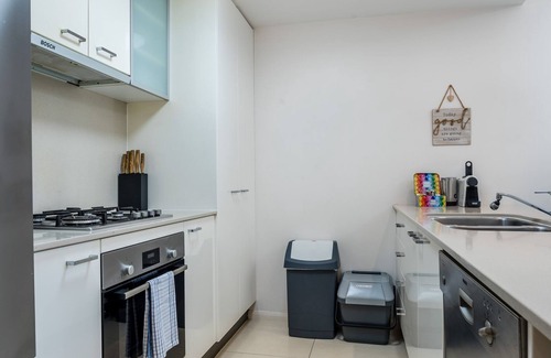 Albion Apartment | Albion Stay – Spacious Patio, Pool & Near Transport