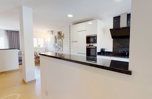 Patroves House | Albufeira in style: brand new luxury townhouse with sea view