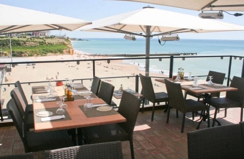 Albufeira Apartment | Albufeira. Wi-Fi. Beach 5 min walk. Cable Tv. Old Town. Quiet area. Balcony