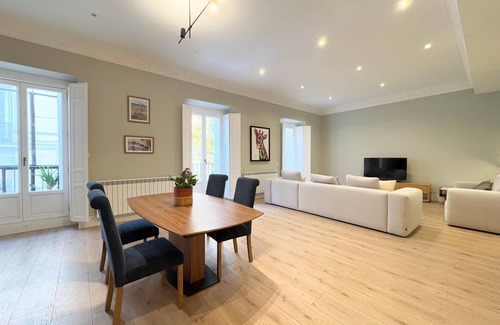 Recoletos Apartment | Alcalá Gate exquisite Luxury Seasonal