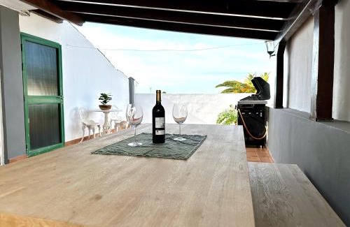 Alcala Apartment | Alcalá Retreat: Ocean View & Modern Comfort