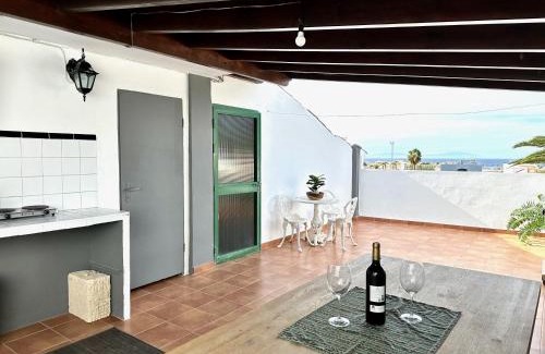 Alcala Apartment | Alcalá Retreat: Ocean View & Modern Comfort