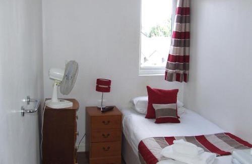 Hemel Hempstead Bed & Breakfast | Alexandra Guest House