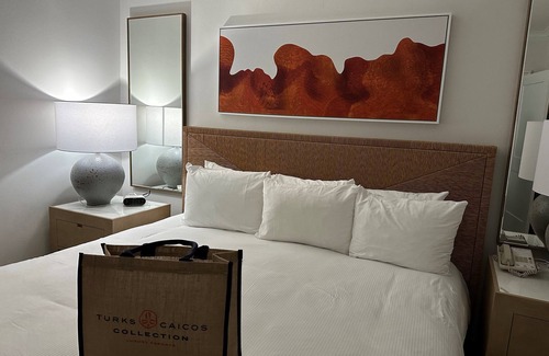 The Bight Resort | Alexandra Resort. Two Bedroom Oceanfront Suite with breathtaking views.