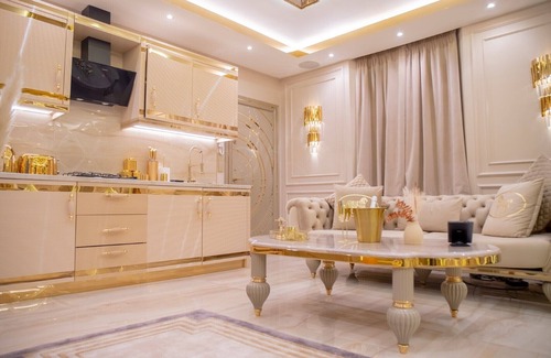 Bradford Apartment | Alexandras Palace -The Golden Palace Hot Tub Suite