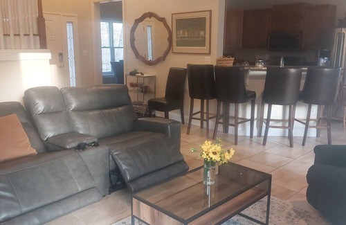 Jefferson Manor House | Alexandria close to DC Metro- Amtrak and all the attractions, 6 brm - 4 bath