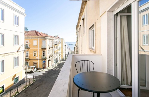 Santa Engracia Apartment | Alfama River View | Balcony | Families | Fast Wifi